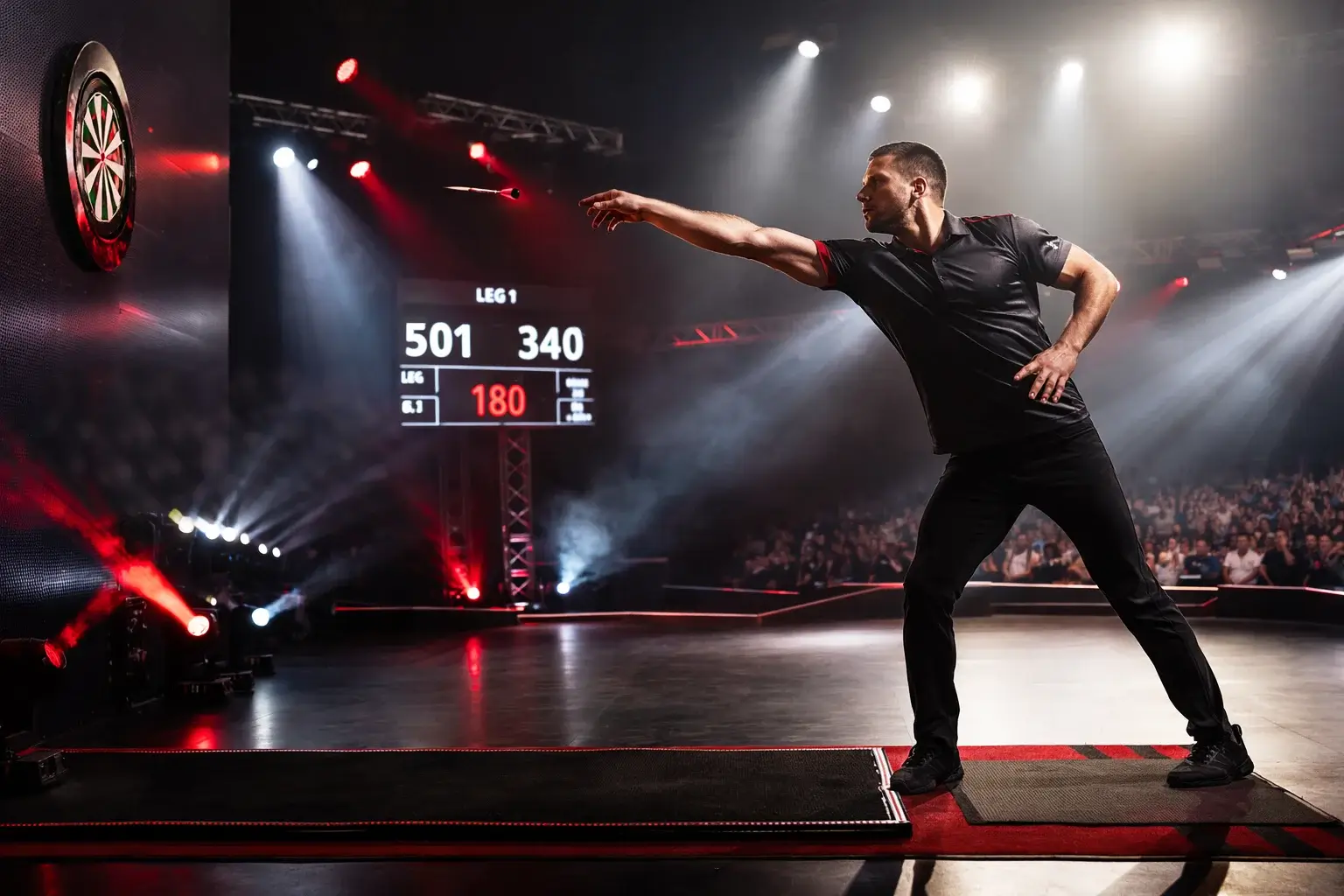 Darts-Spieler wirft auf der Bühne während eines Live-Matches mit Anzeigetafel im Hintergrund